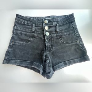 No Boundaries Mid Rise Black Jean Shorts Junior Size 3